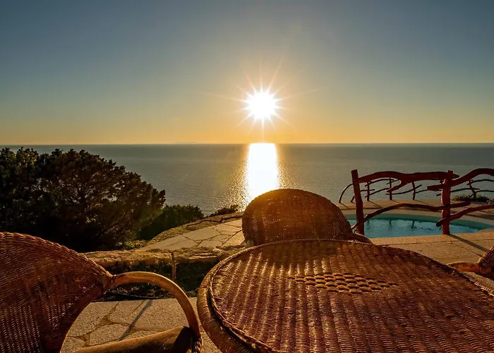 Futura Anima Sarda, Sul Tramonto Con Piscina Privata Villa Costa Paradiso