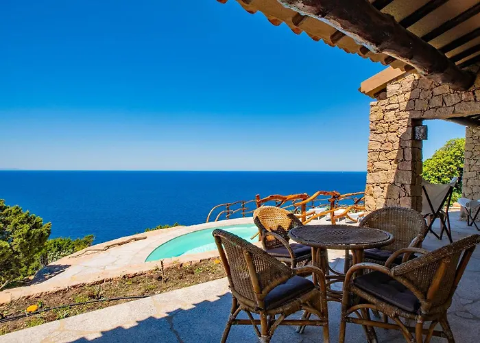 Futura Anima Sarda, Sul Tramonto Con Piscina Privata Villa Costa Paradiso